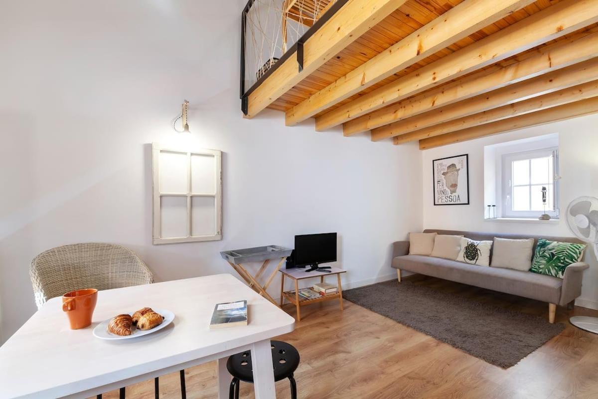 Classic Lisbon Homes: Bright & Central In Belem Exterior foto
